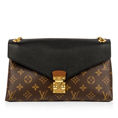 louis vuitton chain shoulder handbags.